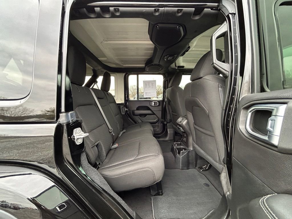 Used 2020 Jeep Wrangler Unlimited Sahara w/ Uconnect 4C Nav & Sound Group image 20