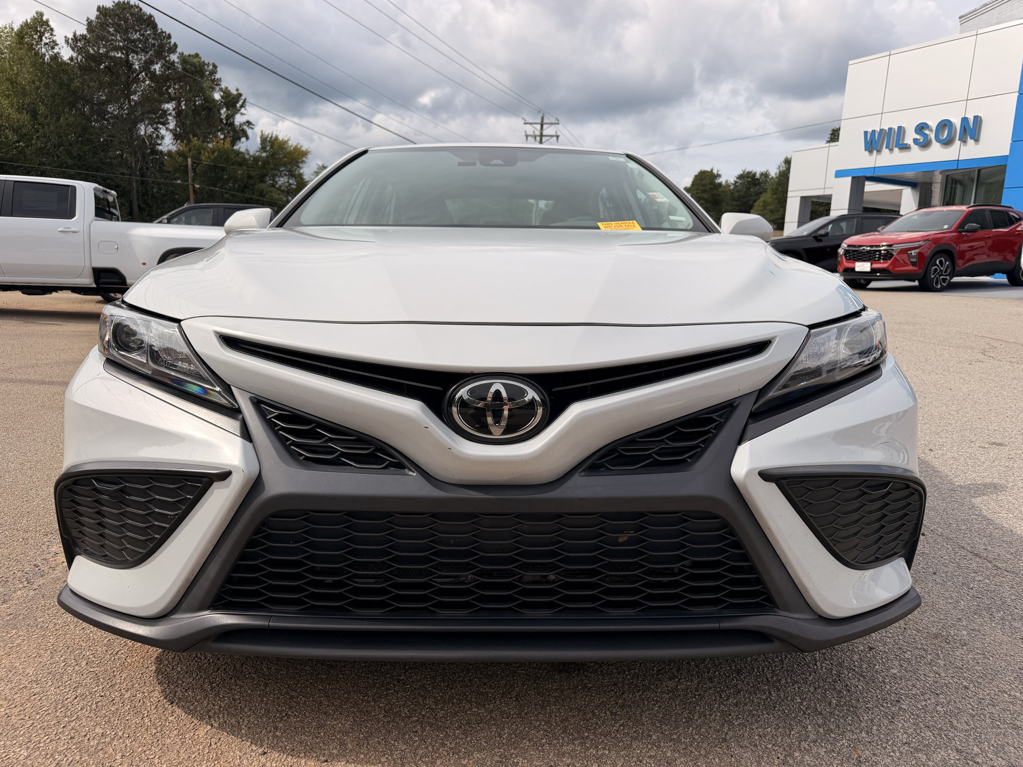 Used 2024 Toyota Camry SE FWD image 2