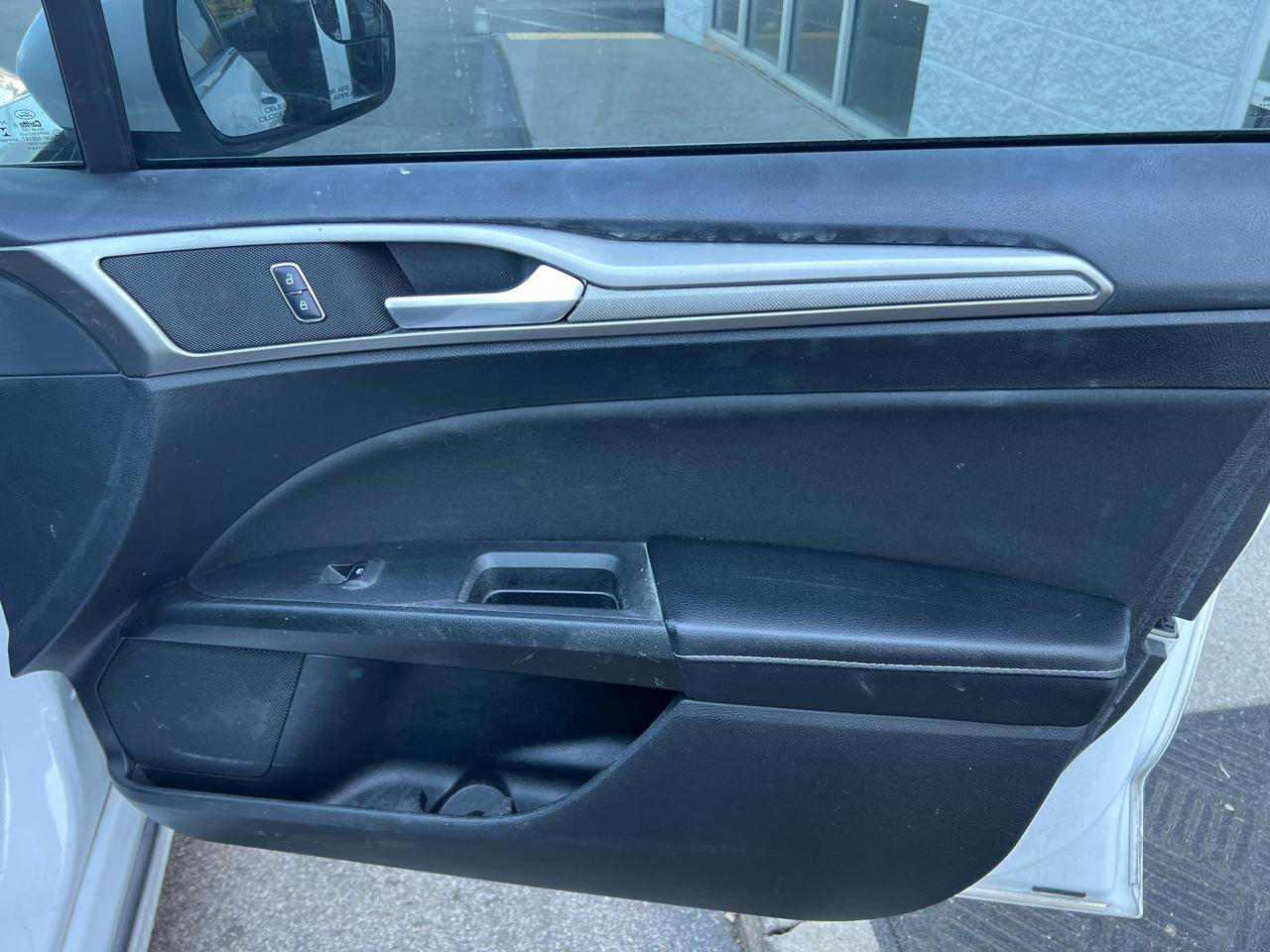 Used 2018 Ford Fusion SE FWD image 15