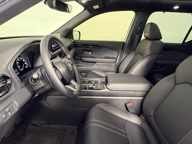 Used 2025 Honda Pilot TrailSport image 25