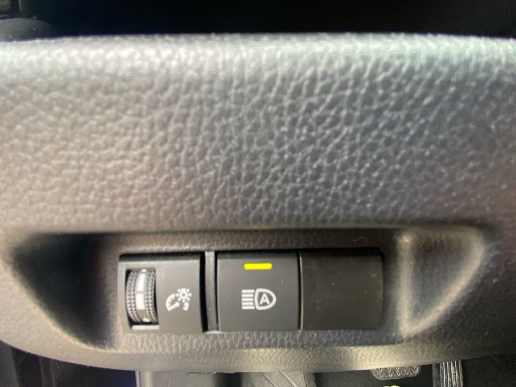 Used 2024 Toyota RAV4 XLE AWD/4WD image 27