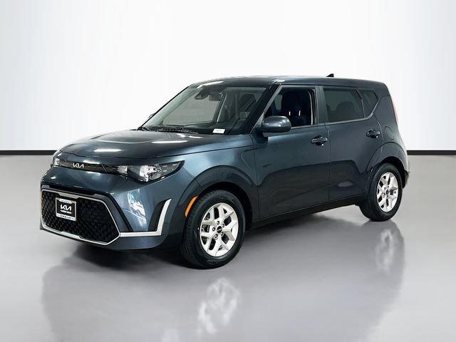 Certified 2023 Kia Soul LX w/ LX Technology Package FWD image 3