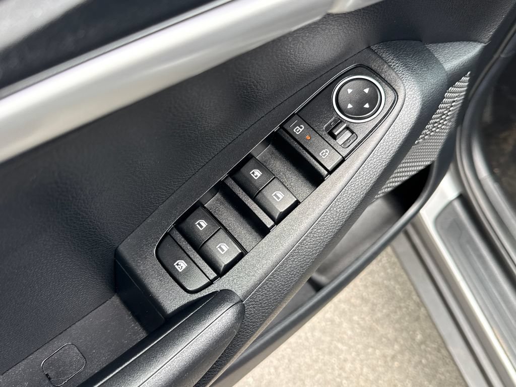 Used 2026 Kia Seltos LX FWD image 24