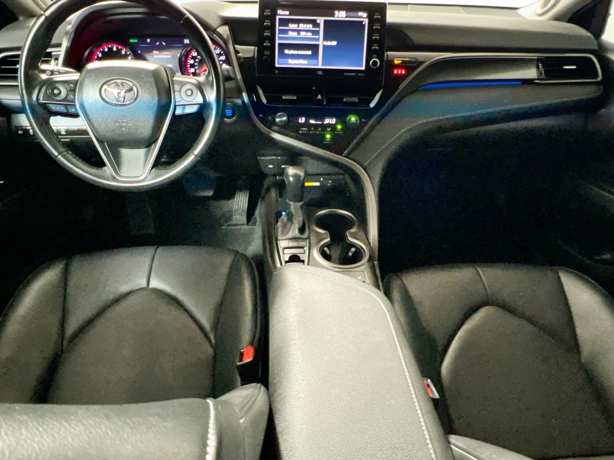 Used 2022 Toyota Camry XSE image 30