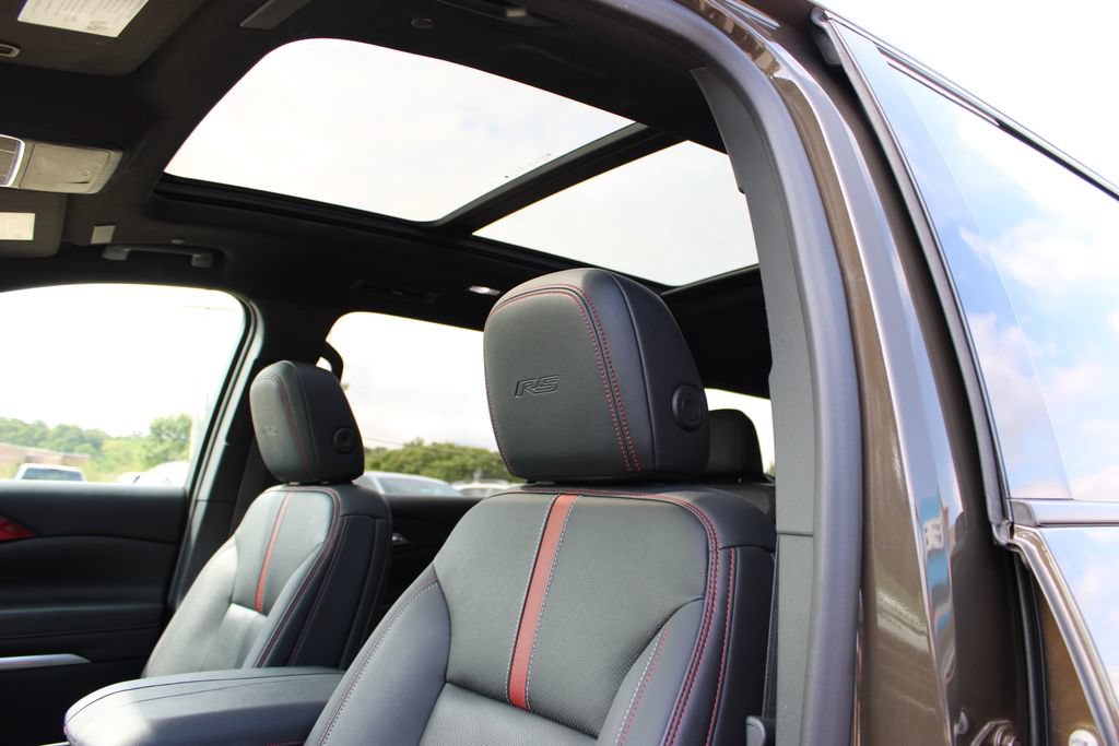 Used 2024 Chevrolet Traverse RS AWD/4WD image 29