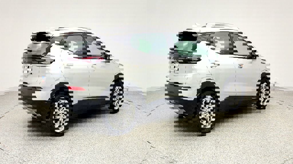 Used 2023 Chevrolet Bolt EUV LT w/ Comfort Package image 5