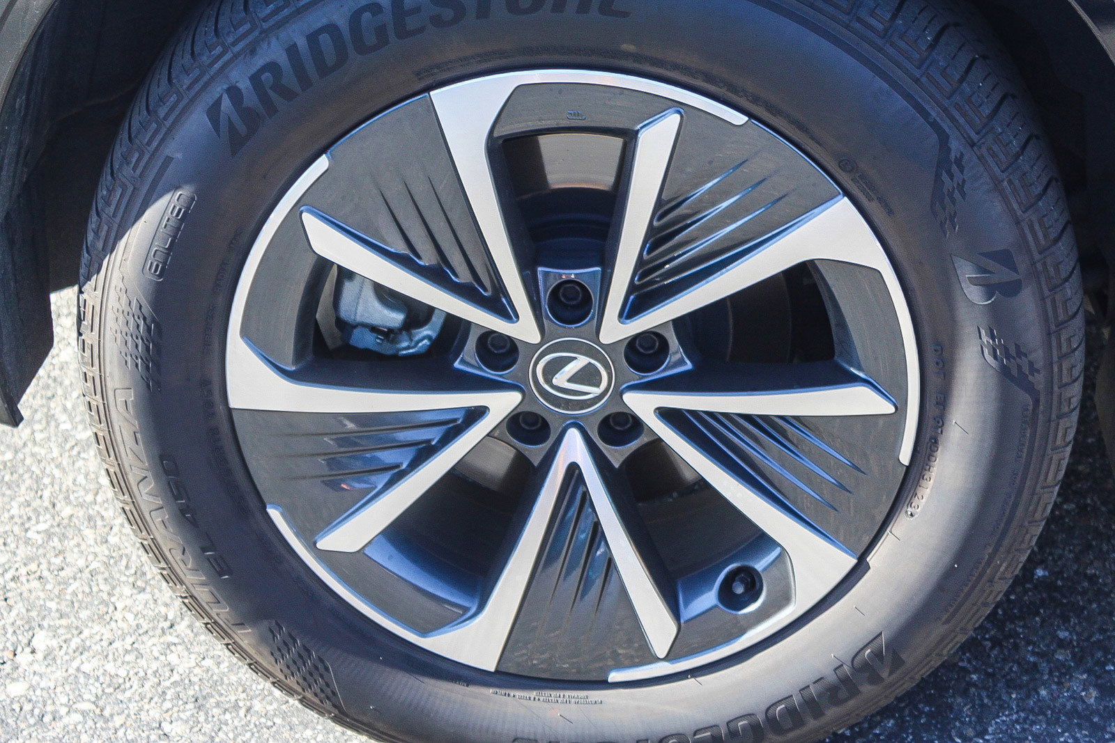 Used 2023 Lexus RZ 450e Premium image 11