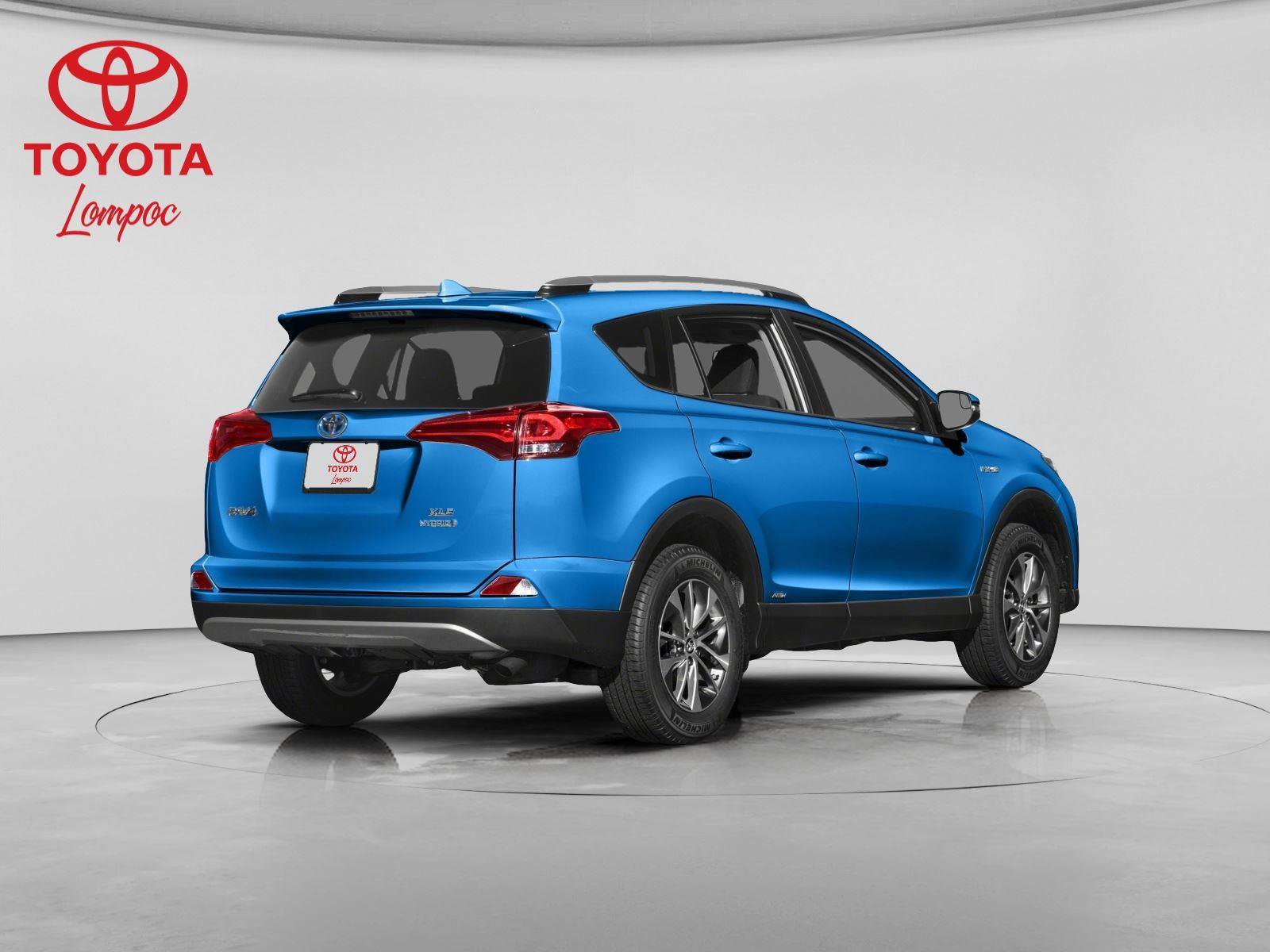 Used 2018 Toyota RAV4 LE AWD/4WD image 2
