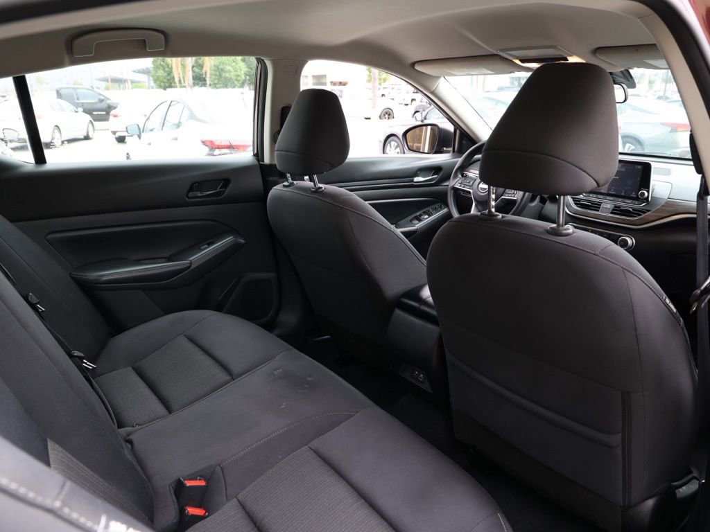 Used 2024 Nissan Altima 2.5 SV image 16