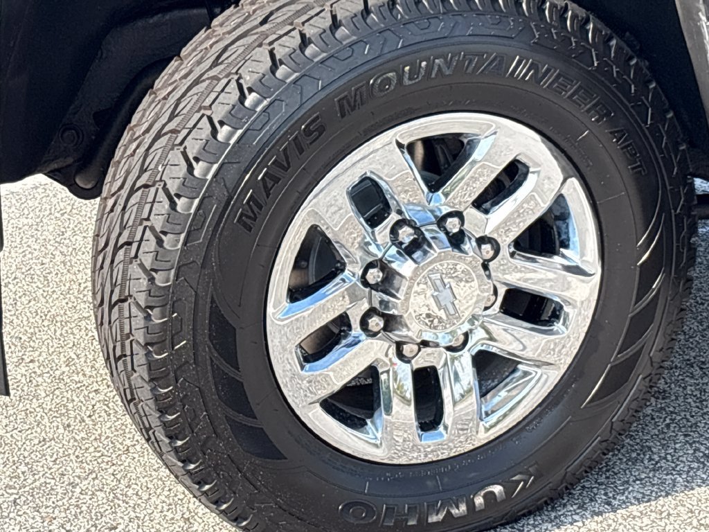 Used 2018 Chevrolet Silverado 3500 LTZ w/ Snow Plow Prep Package AWD/4WD image 27