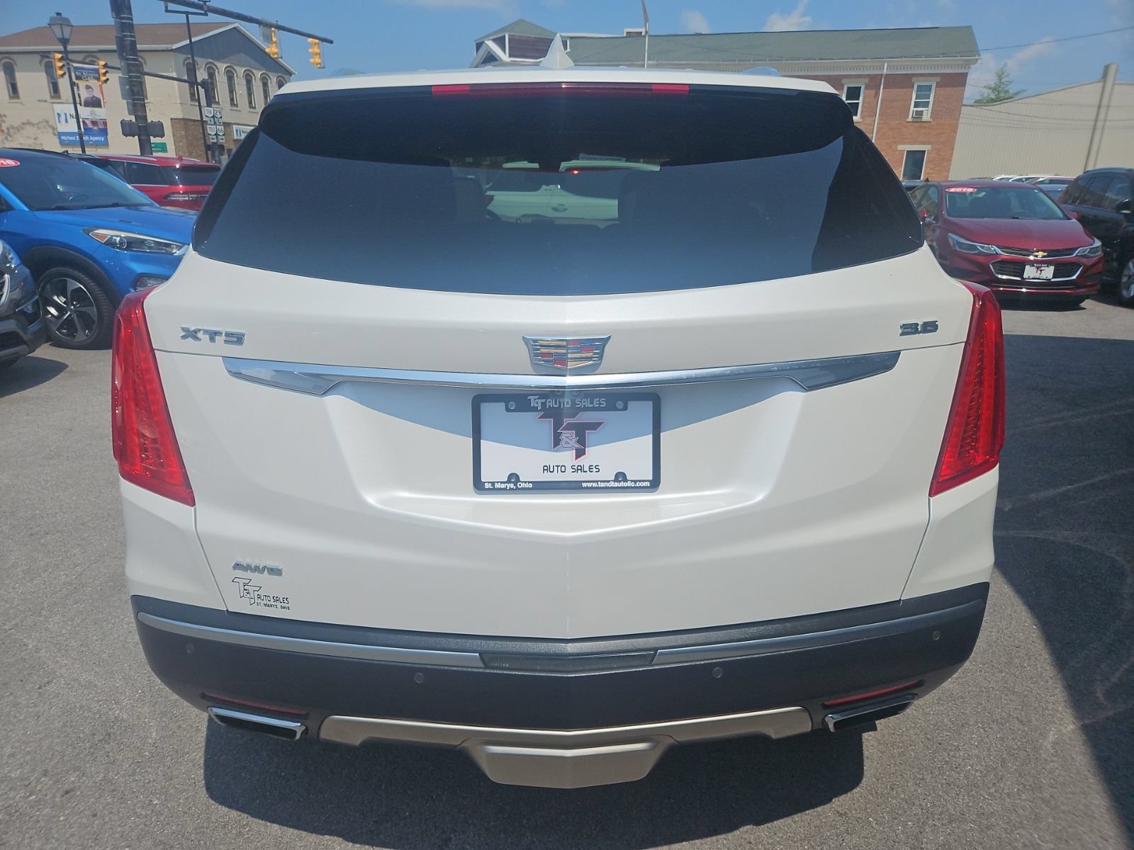 Used 2018 Cadillac XT5 Platinum w/ Driver Assist Package AWD/4WD image 5