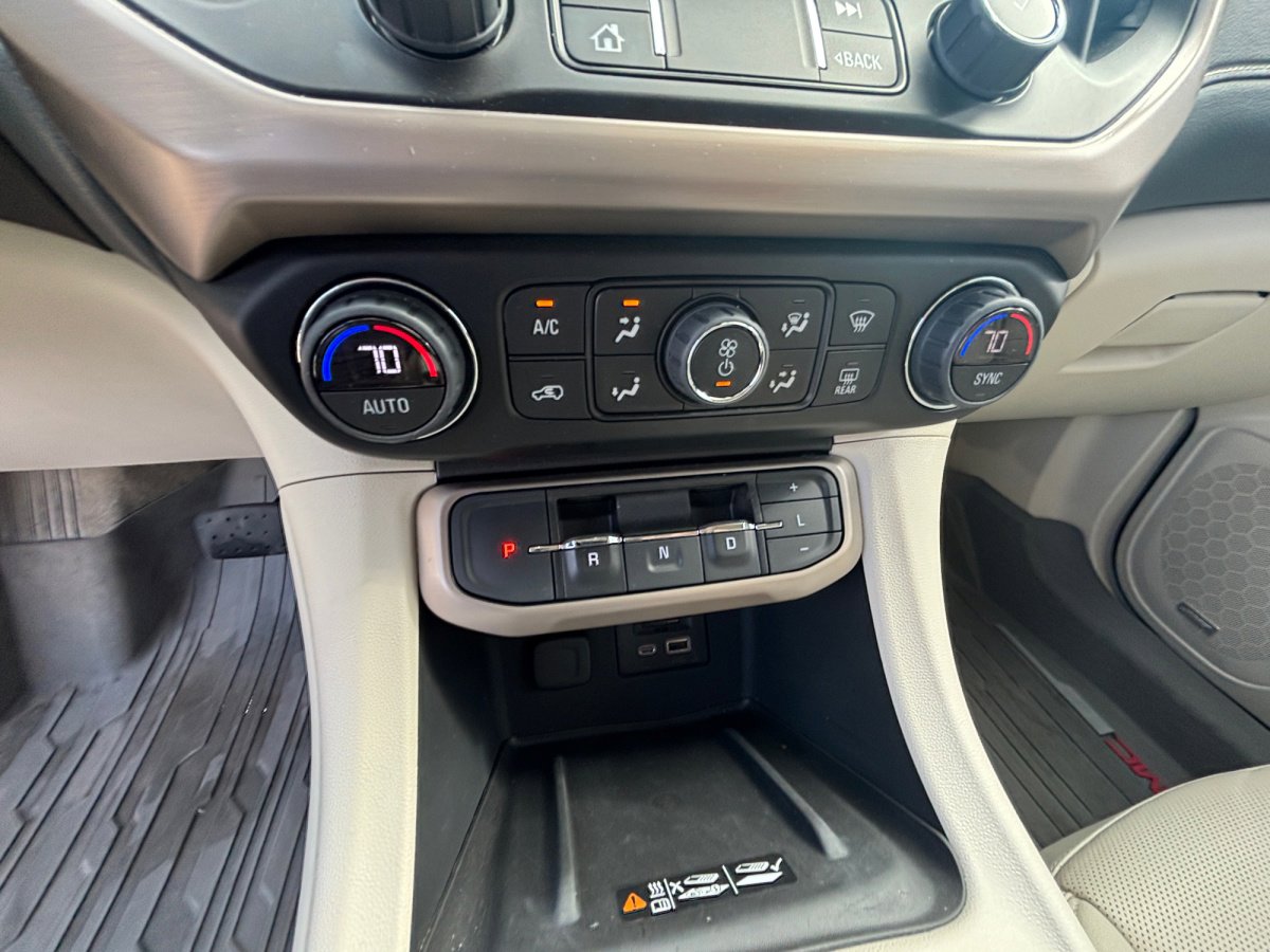 Used 2023 GMC Acadia Denali w/ Denali Ultimate Package image 4