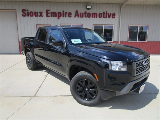 Used 2023 Nissan Frontier SV image 1