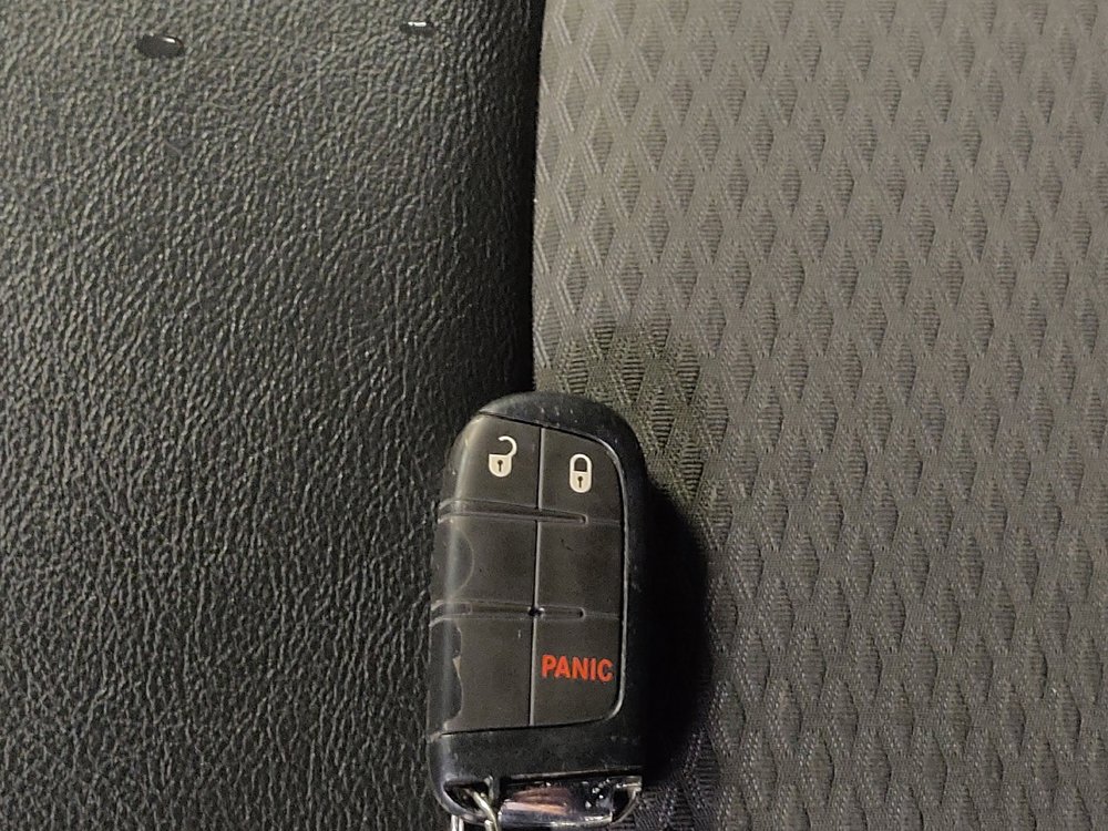 Used 2022 Jeep Compass Latitude FWD image 32