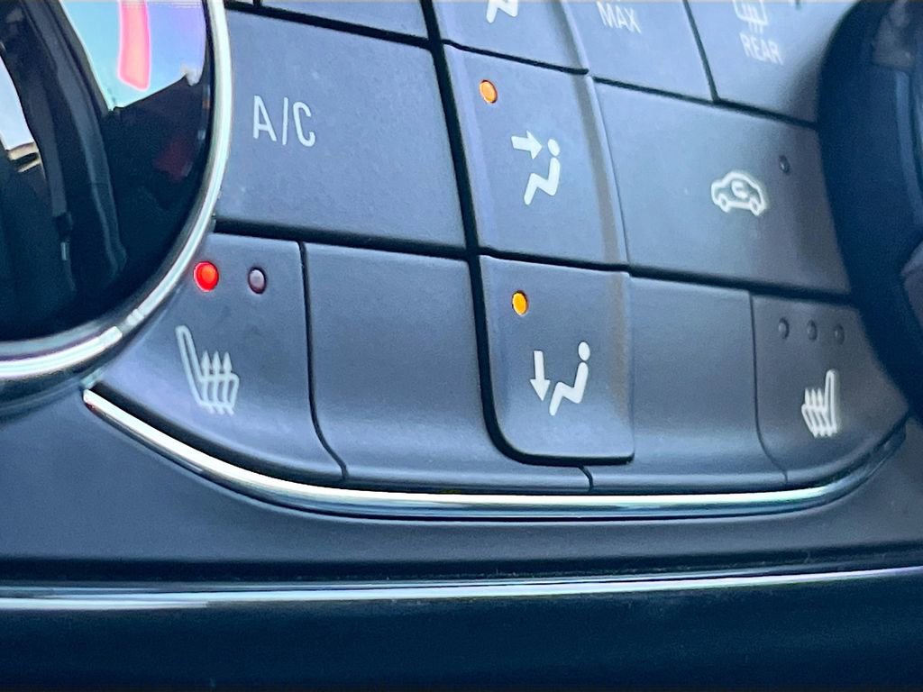 Used 2025 Chevrolet TrailBlazer RS w/ Driver Confidence Package image 19