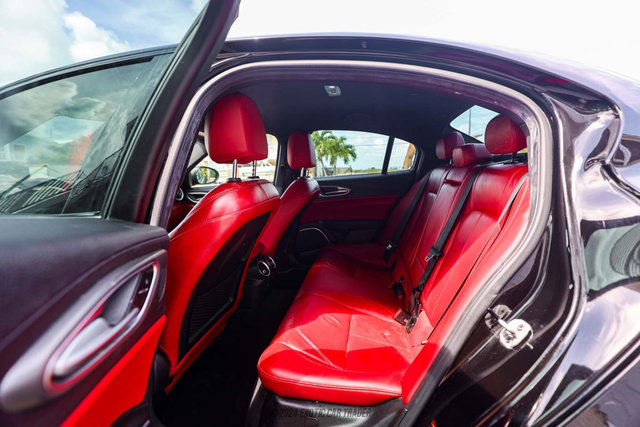 Used 2020 Alfa Romeo Giulia w/ Quick Order Package 22K Sport image 31