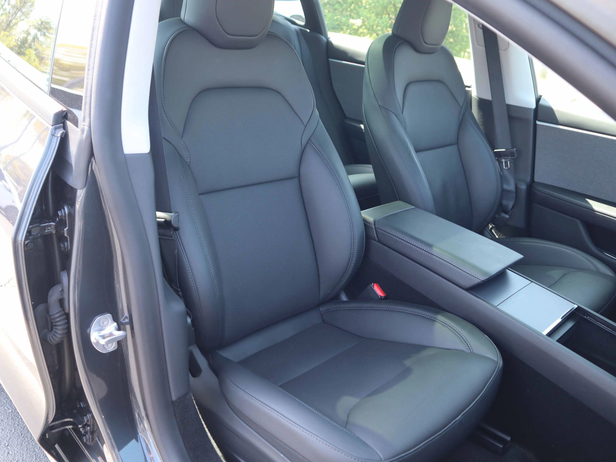 Used 2025 Tesla Model 3 image 5