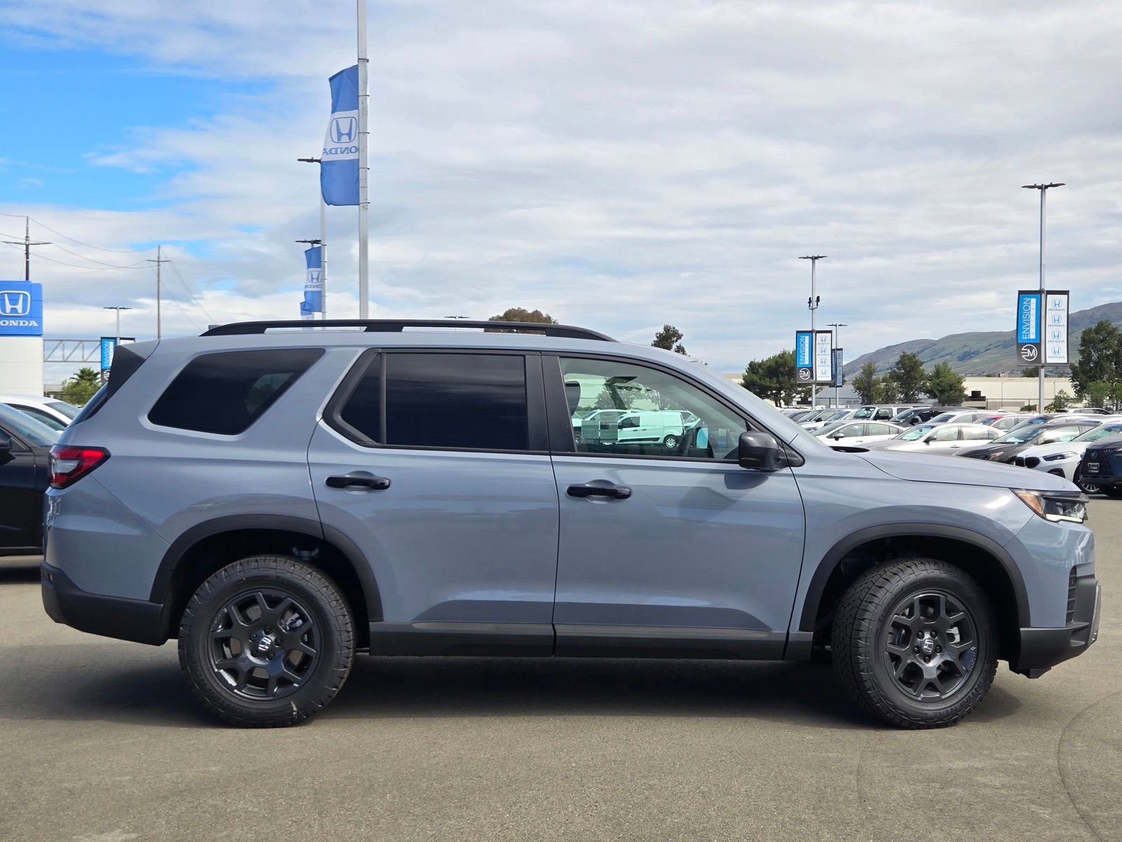 New 2026 Honda Pilot TrailSport image 4