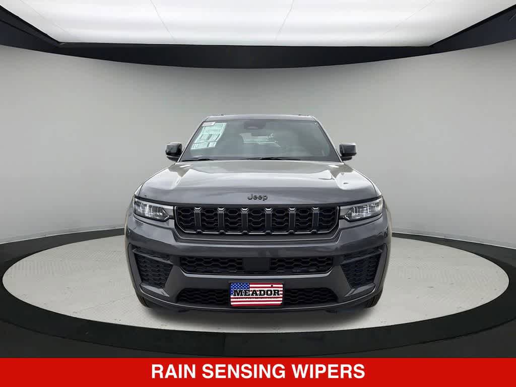 New 2026 Jeep Grand Cherokee Altitude RWD image 7