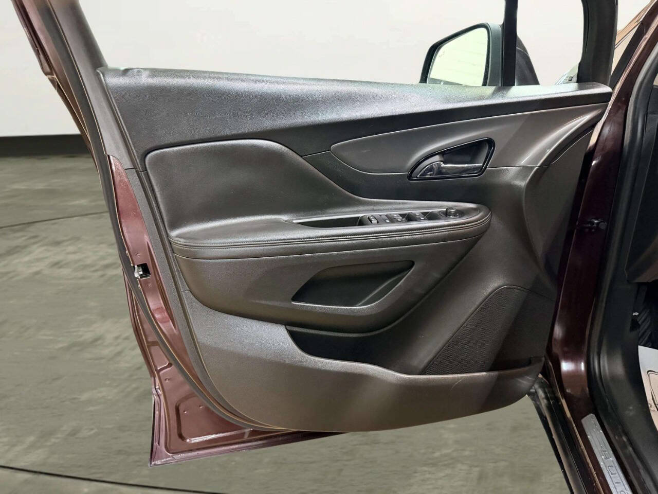 Used 2017 Buick Encore Essence FWD image 14