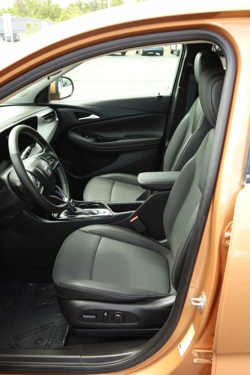 Used 2025 Buick Encore GX Preferred w/ Advanced Technology Package AWD/4WD image 15