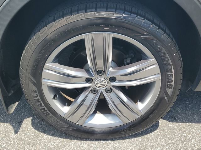 Used 2018 Volkswagen Tiguan SEL Premium FWD image 5