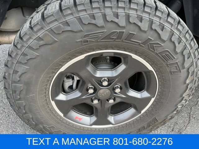 Used 2023 Jeep Gladiator Rubicon w/ LED Lighting Group AWD/4WD image 6