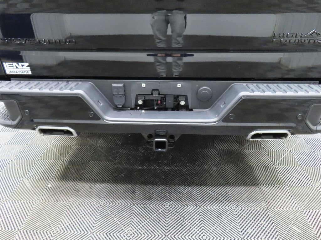 Used 2022 Chevrolet Silverado 1500 High Country w/ Technology Package image 39