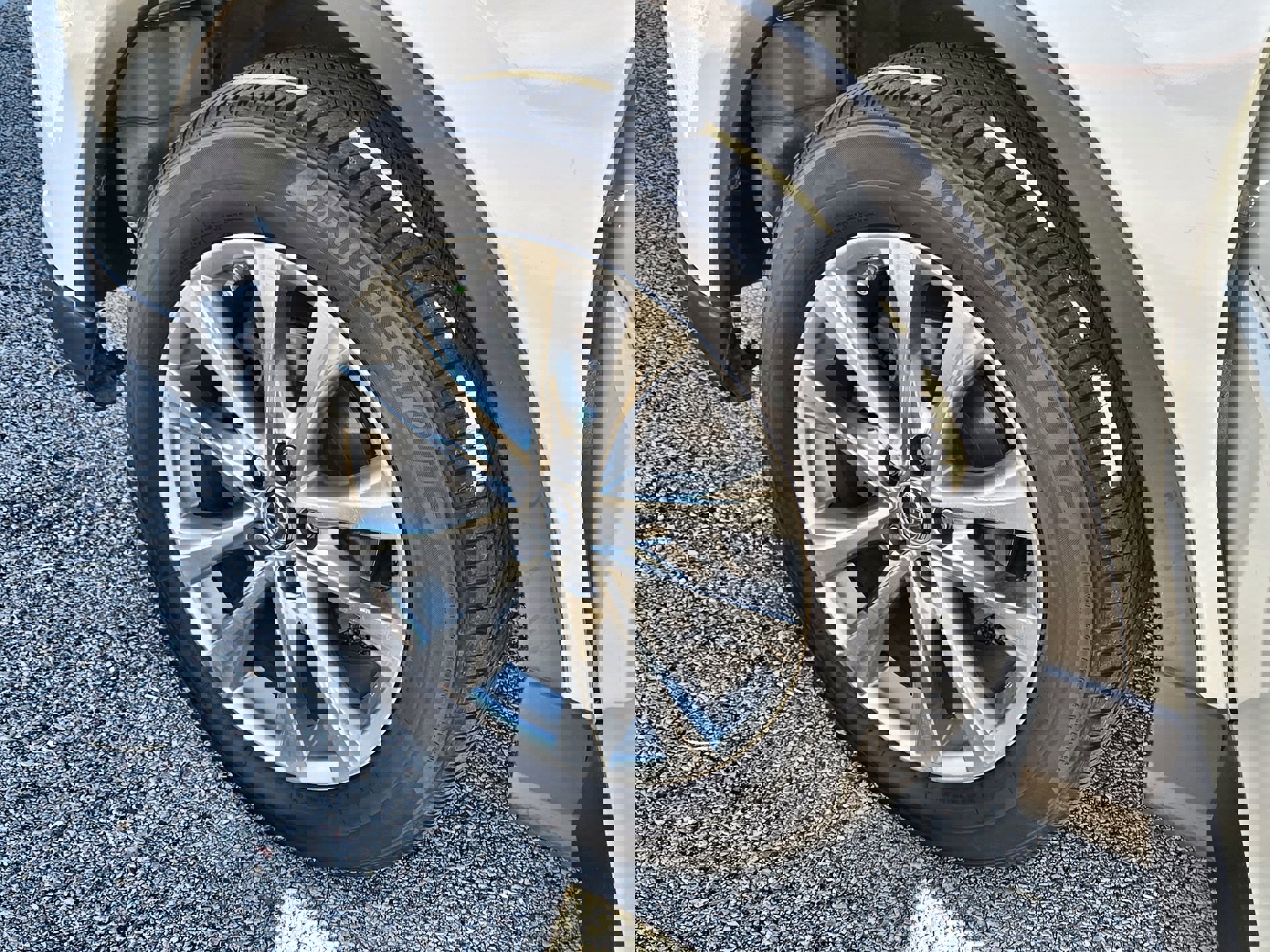 Used 2016 Toyota RAV4 Limited image 11