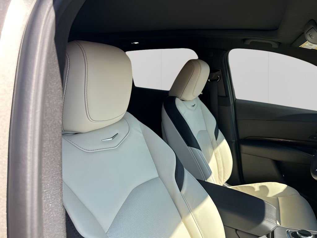 Used 2022 Cadillac XT4 Sport image 15