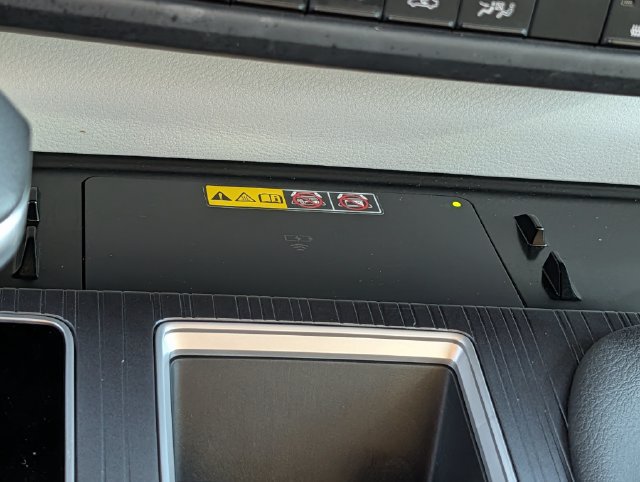 Certified 2025 Toyota Sienna XLE FWD image 17