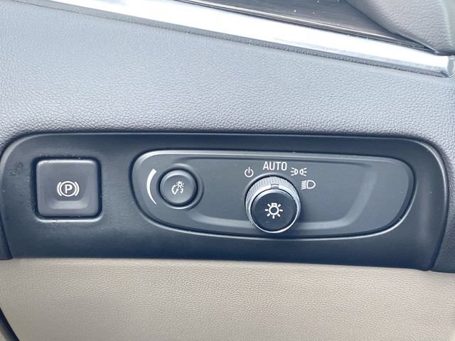 Used 2021 Buick Enclave Essence w/ Sound and Sites Package FWD image 18