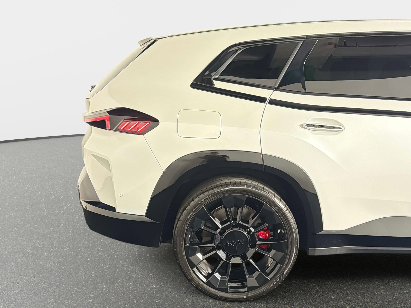 Used 2025 BMW XM image 19