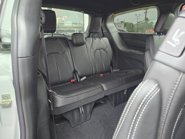New 2027 Chrysler Pacifica LX FWD image 40