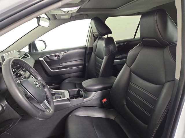 Used 2023 Toyota RAV4 XLE Premium image 13