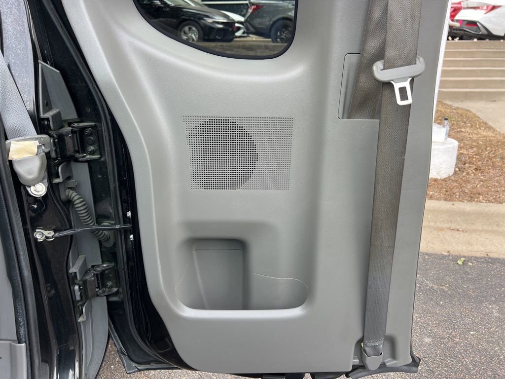 Used 2017 Nissan Frontier S image 15