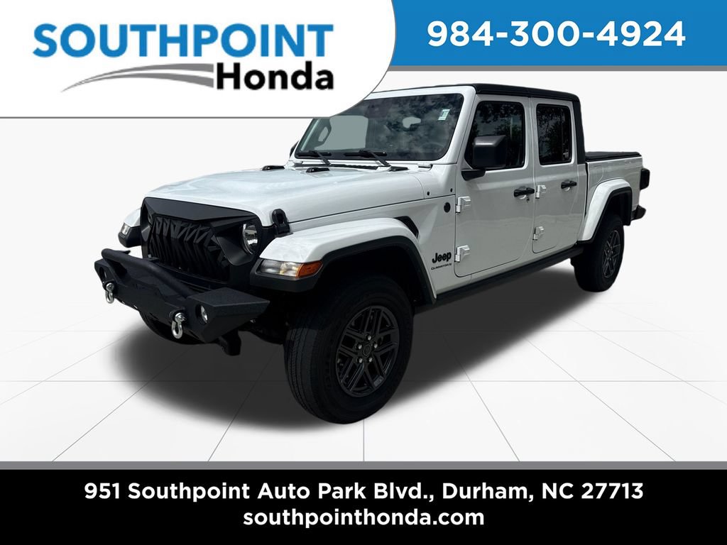 Used 2024 Jeep Gladiator Sport AWD/4WD image 3