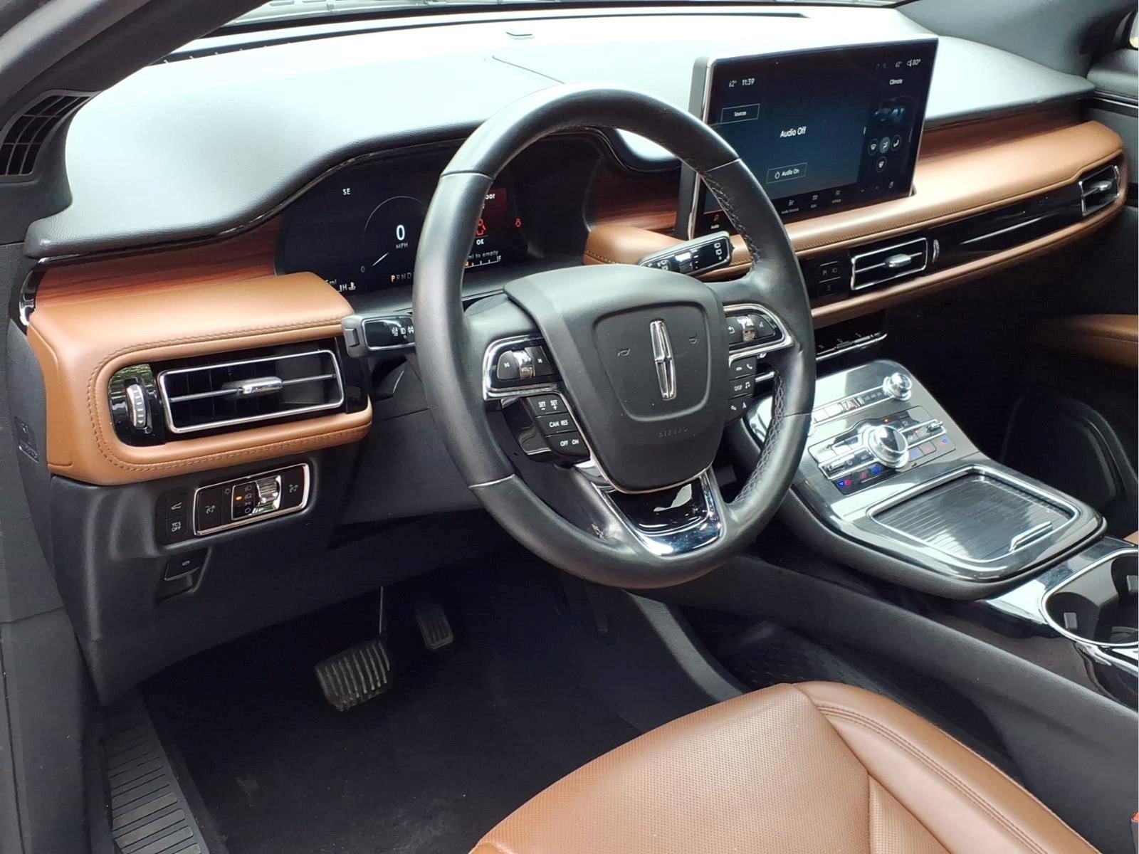 Used 2023 Lincoln Nautilus Reserve AWD/4WD image 18