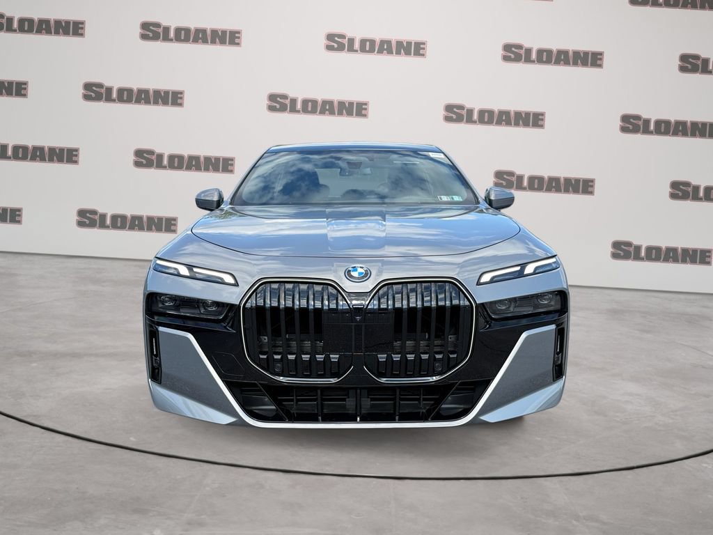 Used 2026 BMW 750e xDrive AWD/4WD image 8