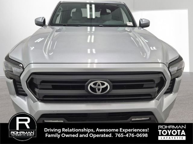 Used 2025 Toyota Tacoma SR5 AWD/4WD image 11