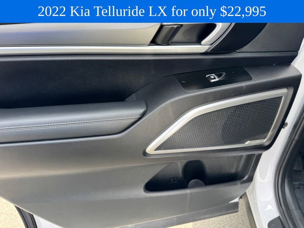 Used 2022 Kia Telluride LX FWD image 17