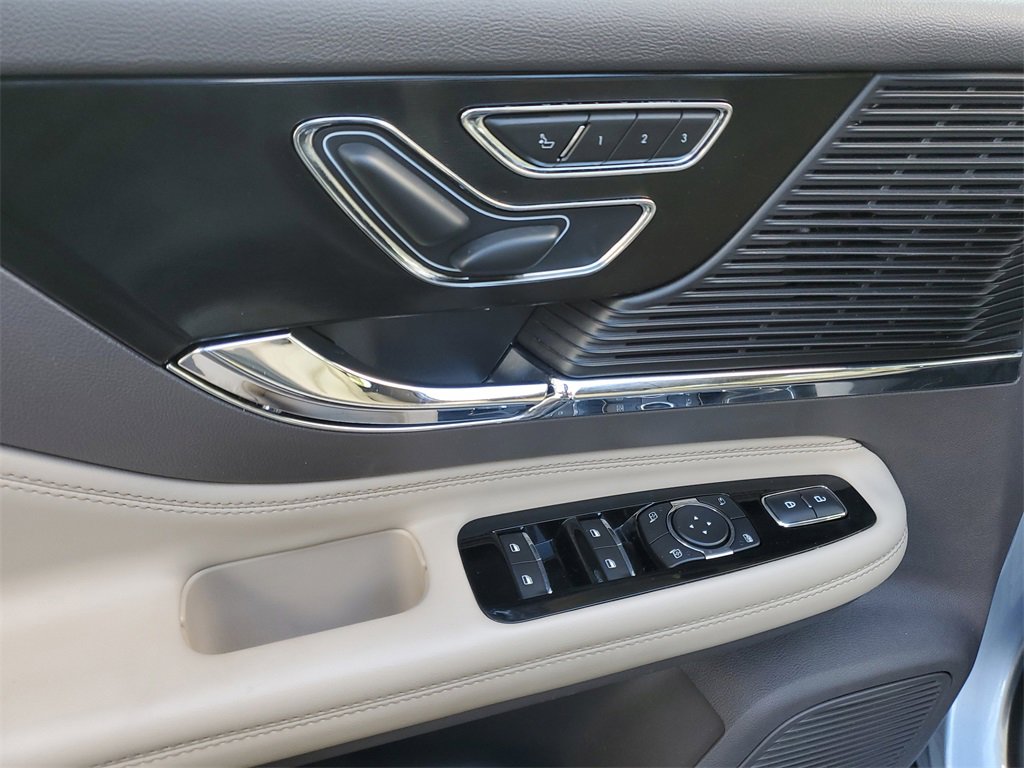 Used 2022 Lincoln Corsair FWD image 19