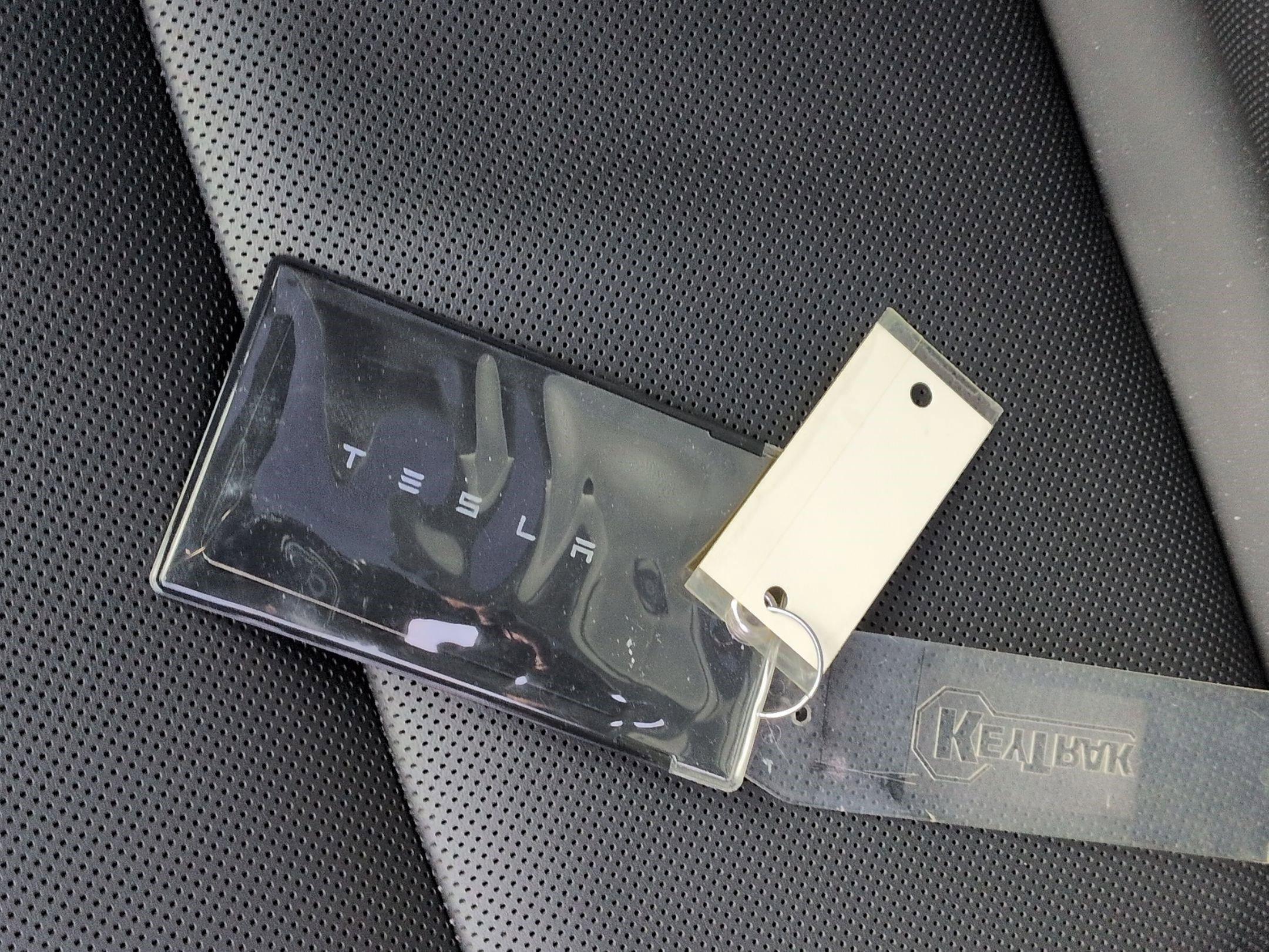 Used 2024 Tesla Cybertruck AWD Crew Cab image 33