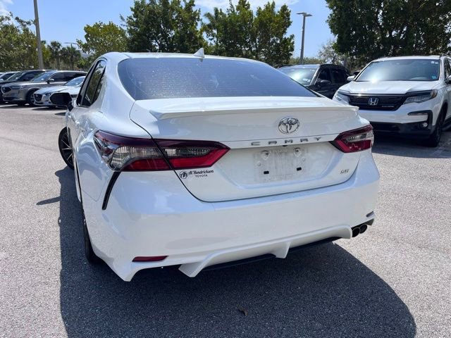 Used 2023 Toyota Camry SE image 2