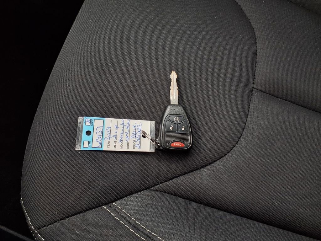 Used 2018 Jeep Wrangler Unlimited Rubicon w/ Connectivity Group image 19