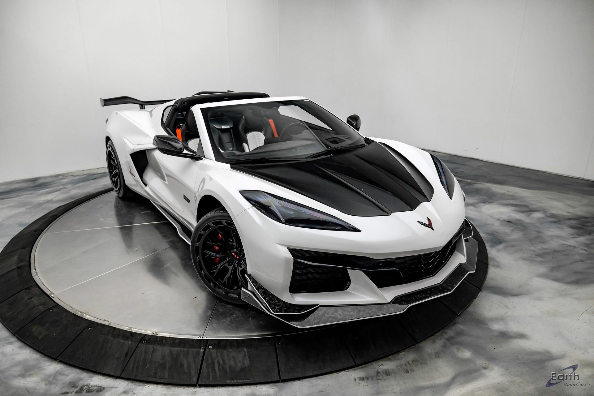 Used 2023 Chevrolet Corvette Z06 w/ Z07 Performance Package image 28