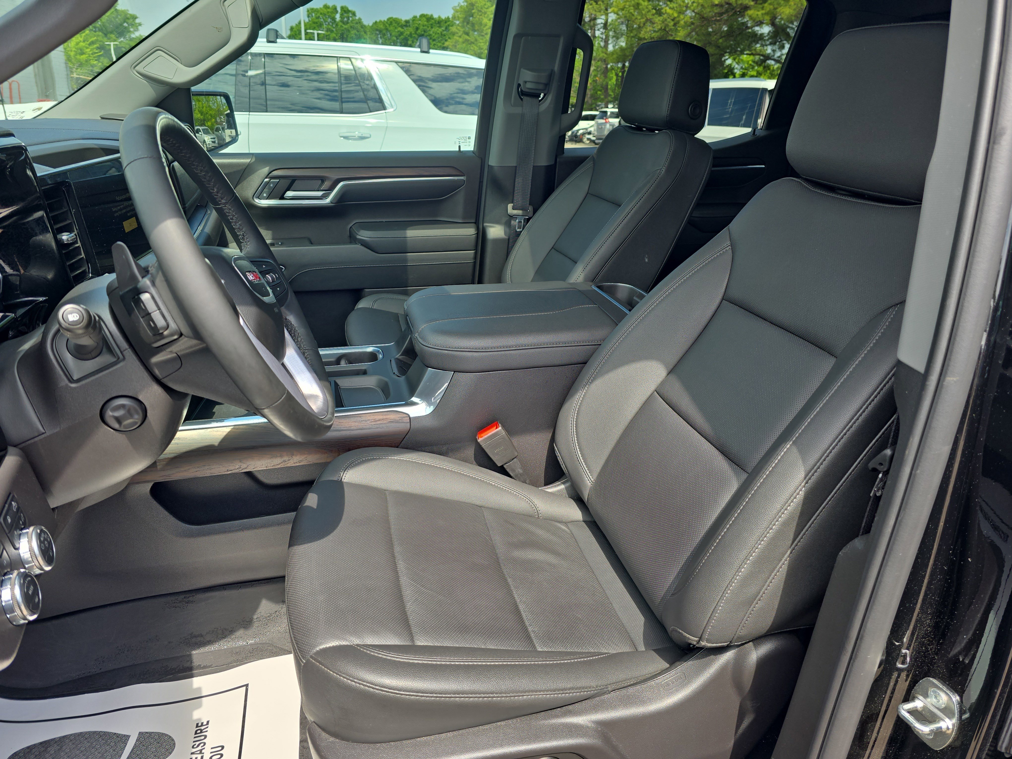 Used 2024 GMC Sierra 1500 SLT w/ SLT Premium Plus Package AWD/4WD image 14
