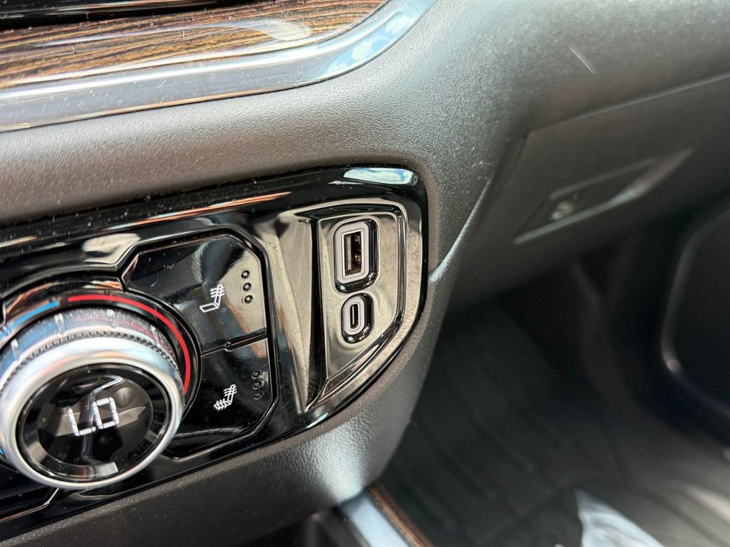 Used 2024 GMC Sierra 1500 Elevation AWD/4WD image 36