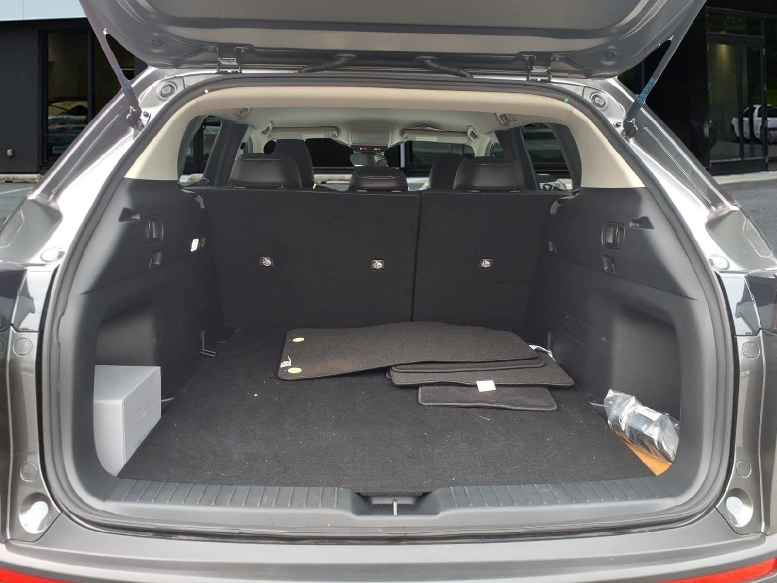 Certified 2025 MAZDA CX-50 AWD 2.5 S w/ Cargo Package image 19