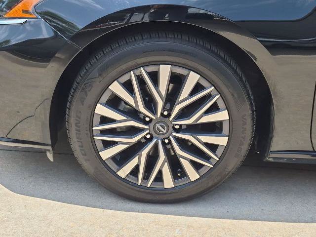 Certified 2025 Nissan Altima 2.5 SV FWD image 16